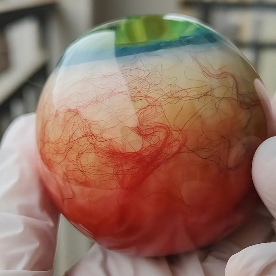👁️ Hyper-Realistic Monster Eye Decor – Resin Art Ornament for Unique Spaces