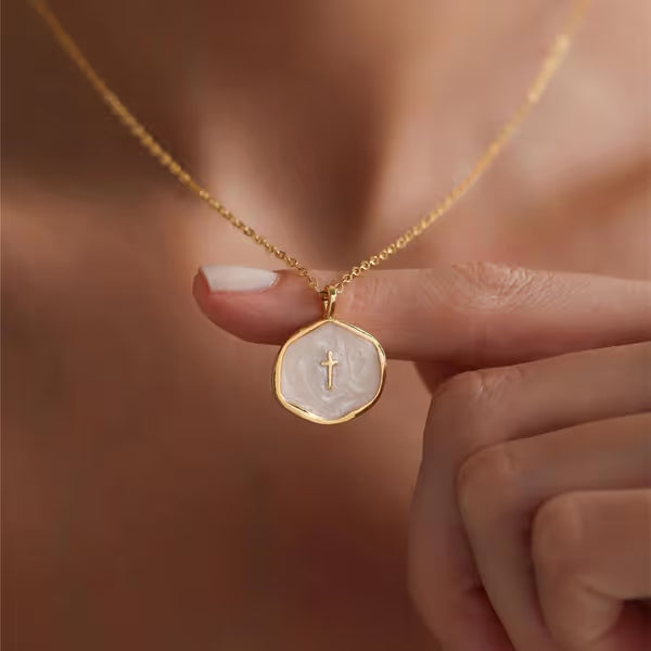 🔥✝️ Vintage Cross Necklace — Timeless Style with a Meaningful Touch