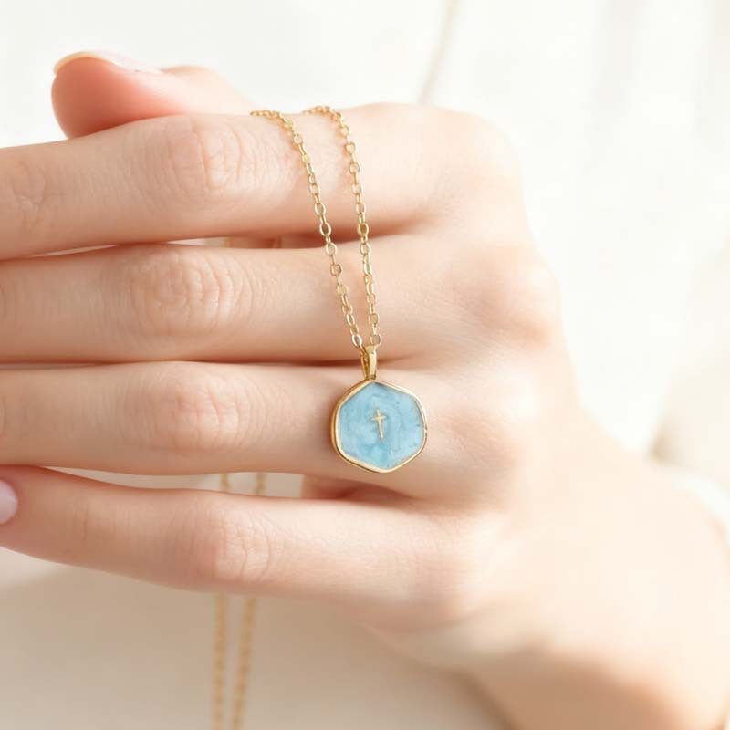 🔥✝️ Vintage Cross Necklace — Timeless Style with a Meaningful Touch