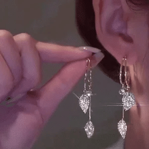💎 Sparkling Natural Shell Zircon Earrings – Elegant & Lightweight