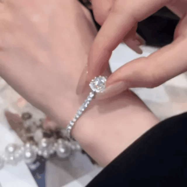 🍀✨ God of Luck Bracelet — Wear Your Luck, Share the Luck