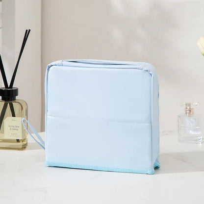 💕 Chic Handheld Cosmetic Bag💄 Multi-Compartment Makeup & Beauty Organizer